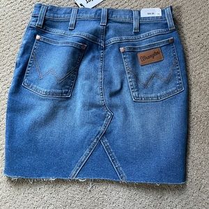 Wrangler mini skirt size 26 NWT
